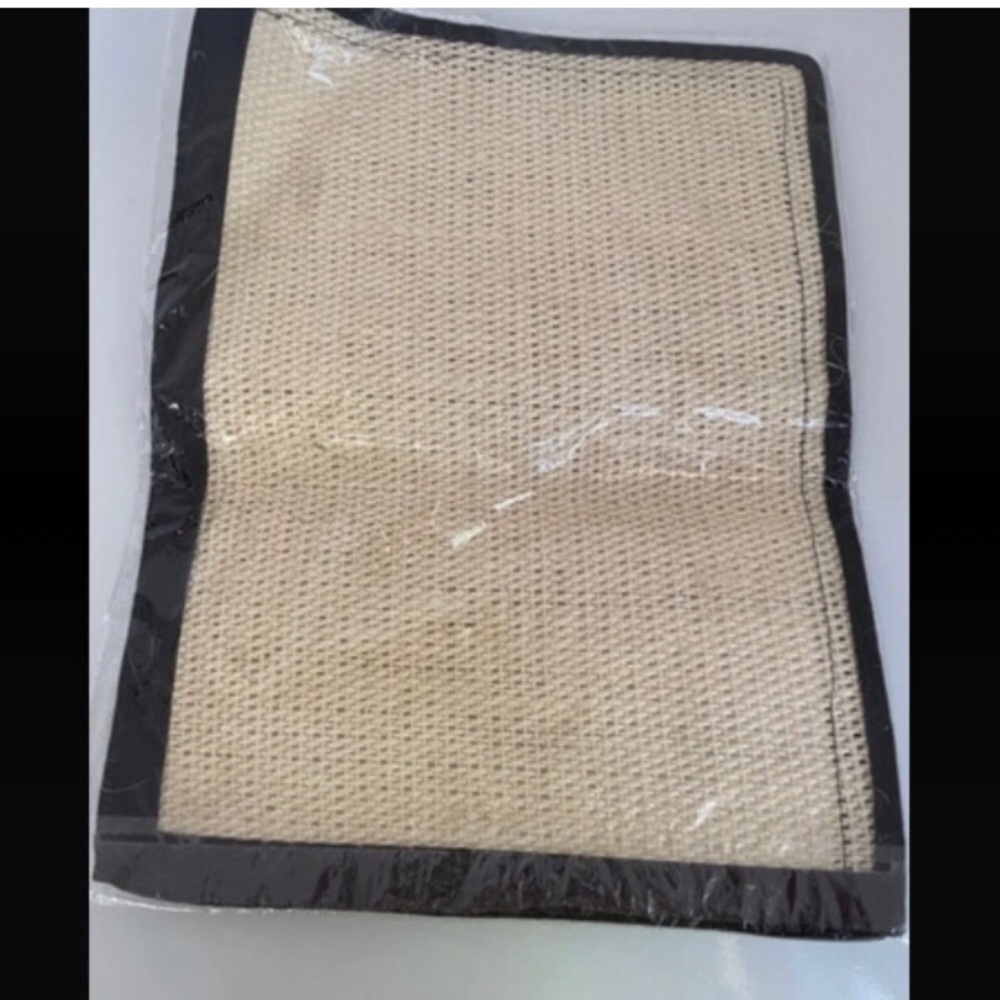 New in sealed 15.5” x 12” Cat Anti-stress natural Sisal HEMP cat Scratch mat